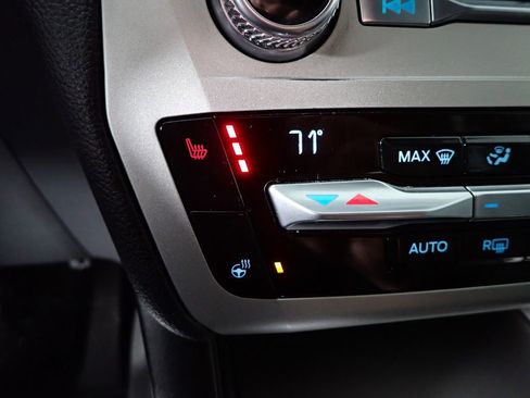 Used 2020 Ford Explorer XLT w/ Comfort Package image 3