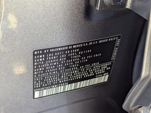 Used 2021 Volkswagen Tiguan SEL Premium R-Line image 23