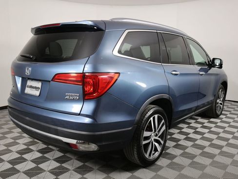 Used 2018 Honda Pilot Touring image 2