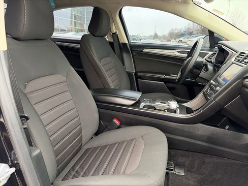 Used 2020 Ford Fusion SE image 16