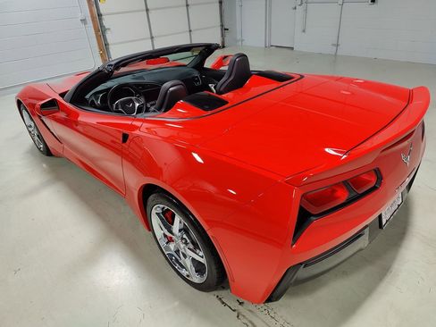 Used 2014 Chevrolet Corvette Stingray Convertible w/ 2LT Preferred Equipment Group image 21