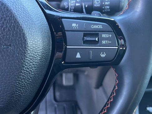 Used 2025 Honda Pilot TrailSport image 26