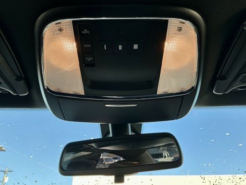 Used 2017 Dodge Charger SE w/ Power Sunroof Group image 29