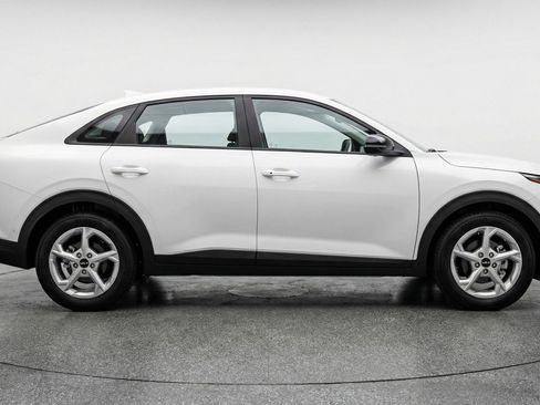 Used 2025 Kia K4 FWD image 11