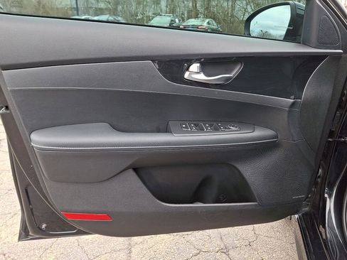 Used 2023 Kia Forte GT-Line w/ GT-Line Premium Package image 12