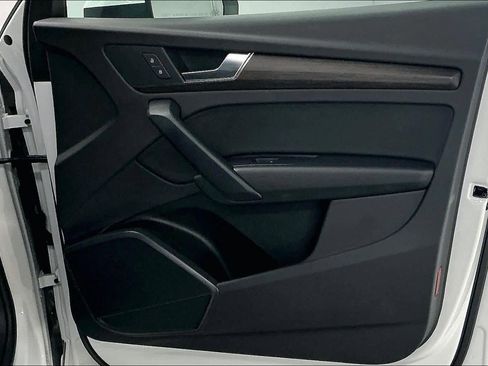 Used 2023 Audi Q5 2.0T Premium w/ Convenience Package image 26