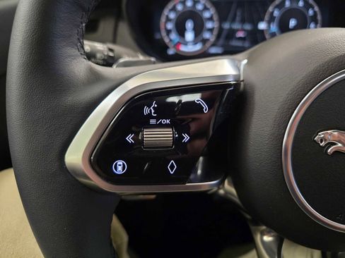 Used 2024 Jaguar E-PACE R-Dynamic SE image 34