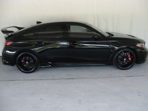 Used 2024 Honda Civic Type R image 6