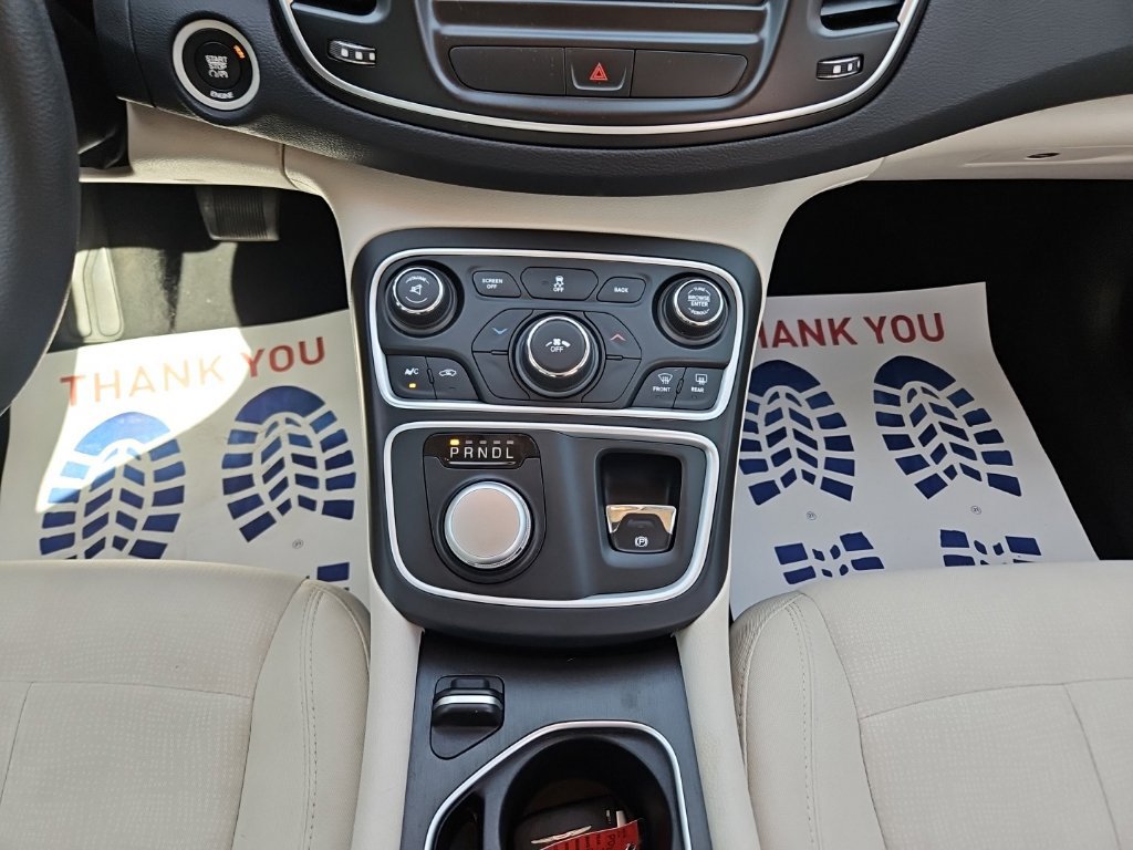 Used 2016 Chrysler 200 Limited FWD image 30