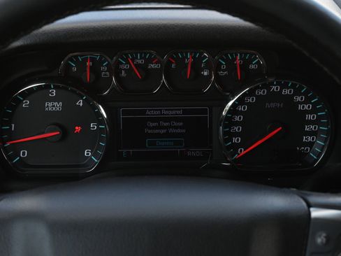 Used 2020 Chevrolet Suburban LT AWD/4WD image 11