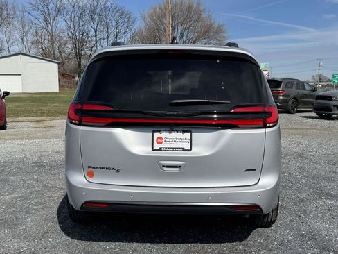 New 2026 Chrysler Pacifica Select w/ S Appearance Package AWD/4WD image 21