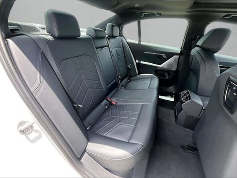 Used 2026 BMW 530i RWD image 29