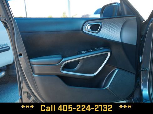 Used 2024 Kia Soul LX w/ Option Group 015 FWD image 13