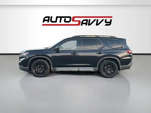 Used 2025 Honda Pilot Touring image 4