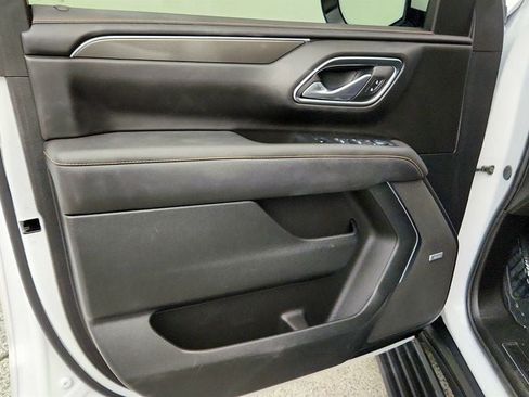 Used 2024 GMC Yukon AT4 w/ Technology Package AWD/4WD image 12