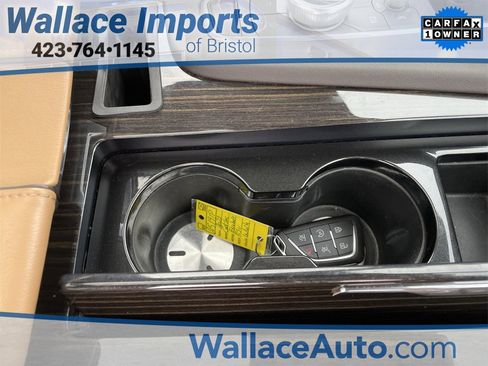 Used 2022 Cadillac Escalade ESV Premium Luxury w/ Performance Package image 32