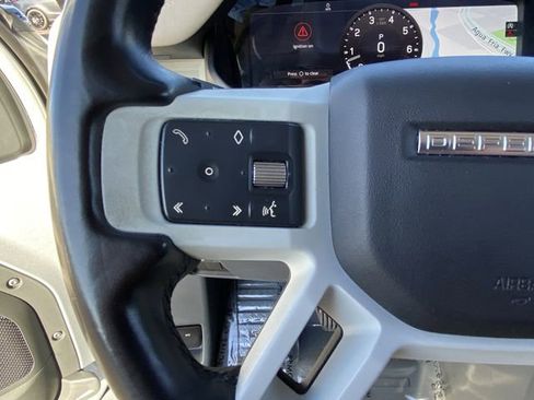 Used 2020 Land Rover Defender 110 SE image 8