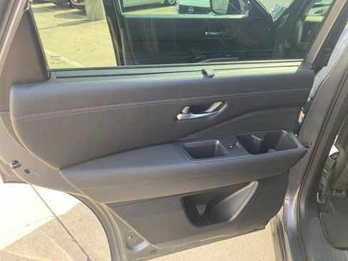 Used 2024 Nissan Pathfinder Platinum w/ Cargo Package image 22