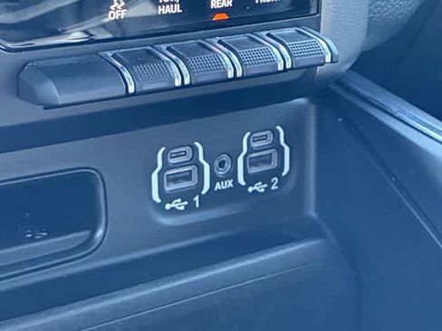Used 2020 RAM 1500 Laramie AWD/4WD image 34