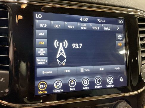 Used 2022 Jeep Grand Cherokee Laredo E image 19