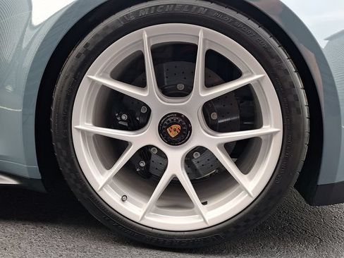 Certified 2024 Porsche 911 GT3 RS RWD image 14
