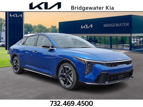 New 2025 Kia K4 GT-Line image 1