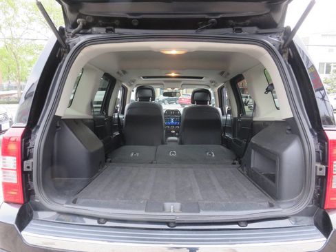 Used 2016 Jeep Patriot High Altitude AWD/4WD image 24
