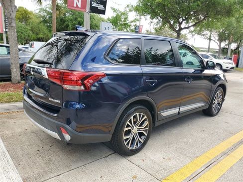 Used 2018 Mitsubishi Outlander ES image 6