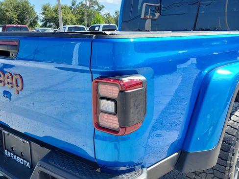 Used 2023 Jeep Gladiator Mojave w/ Cold Weather Group AWD/4WD image 11