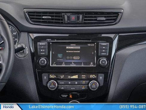 Used 2021 Nissan Rogue Sport SV AWD/4WD image 20