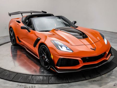 Used 2019 Chevrolet Corvette ZR1 RWD image 33