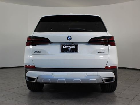 New 2026 BMW X5 xDrive40i w/ Climate Comfort Package image 10
