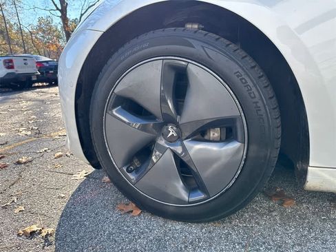 Used 2020 Tesla Model 3 Standard Range image 7
