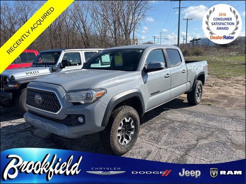 Used 2019 Toyota Tacoma TRD Off-Road w/ Technology Package image 3