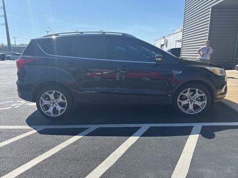 Used 2019 Ford Escape Titanium image 4