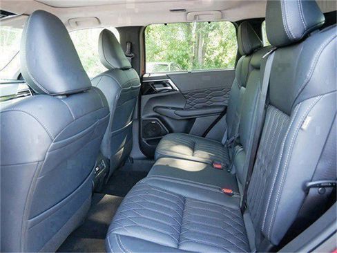 New 2025 Mitsubishi Outlander SEL image 5