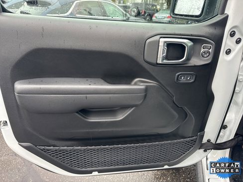 Used 2025 Jeep Gladiator Rubicon w/ Convenience Group image 15