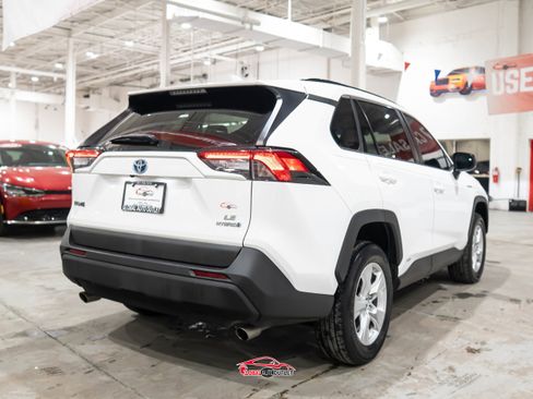 Used 2020 Toyota RAV4 LE image 7