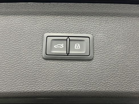 Used 2022 Audi Q5 2.0T Premium w/ Convenience Package AWD/4WD image 29