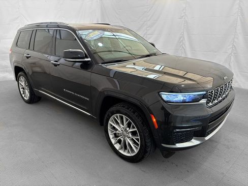 Used 2023 Jeep Grand Cherokee L Summit w/ Advanced Protech Group IV AWD/4WD image 10