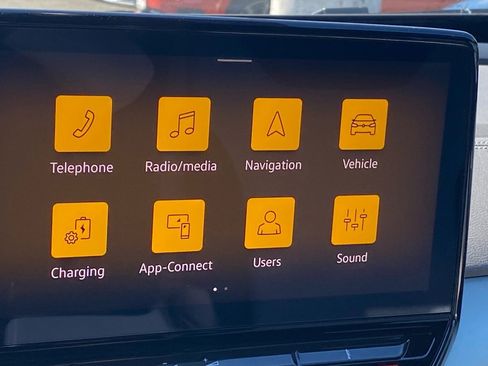 Certified 2024 Volkswagen ID.4 2WD image 11