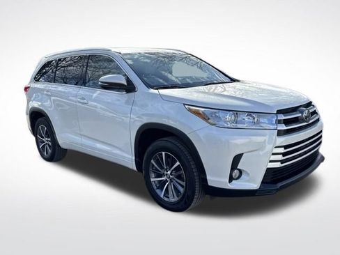 Used 2018 Toyota Highlander XLE image 8