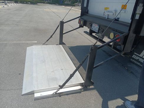 Used 2016 Chevrolet Express 3500 RWD image 10