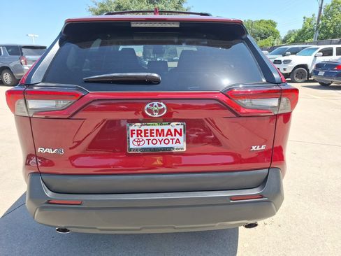 Used 2024 Toyota RAV4 XLE w/ Convenience Package FWD image 5