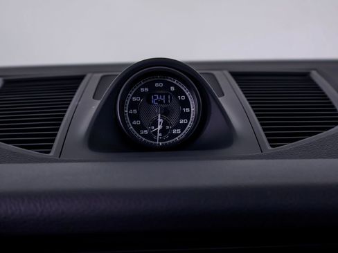 Certified 2026 Porsche Macan AWD/4WD image 32