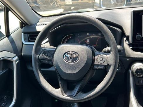 Certified 2025 Toyota RAV4 XLE FWD image 36