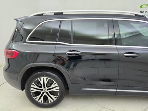 Used 2025 Mercedes-Benz GLB 250 4MATIC w/ Exclusive Package image 30