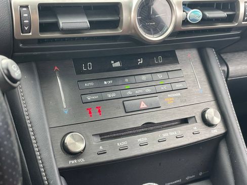 Used 2019 Lexus RC 300 image 8