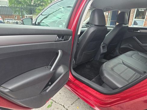 Used 2015 Volkswagen Passat 1.8T Limited Edition image 16