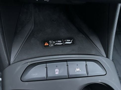 Used 2024 Buick Envista Preferred w/ Convenience I Package image 25